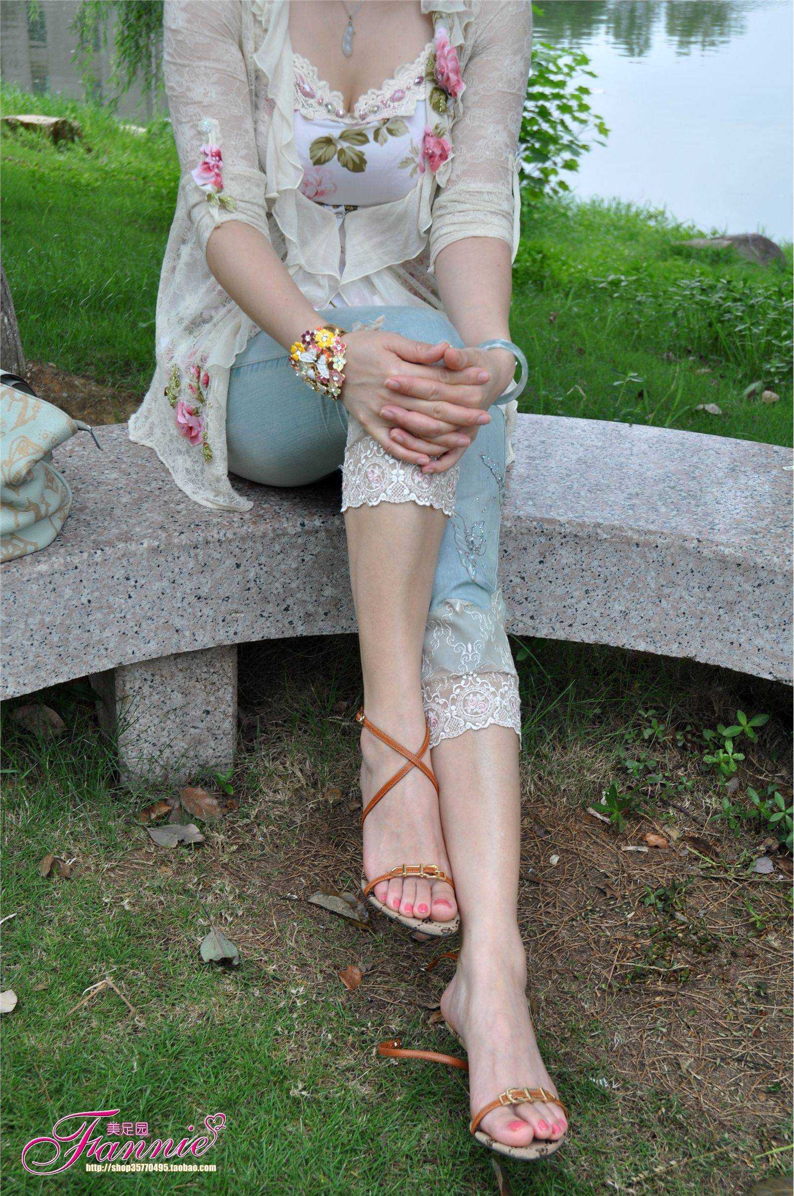 夏日阳光、细雨和微风（2） 芬妮高清丝足